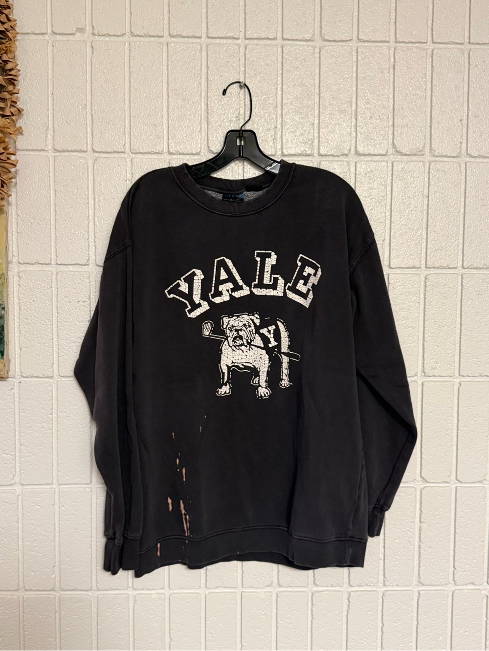 Vintage YALE University Navy Blue Sweatshirt with Golf Bulldog Graphic